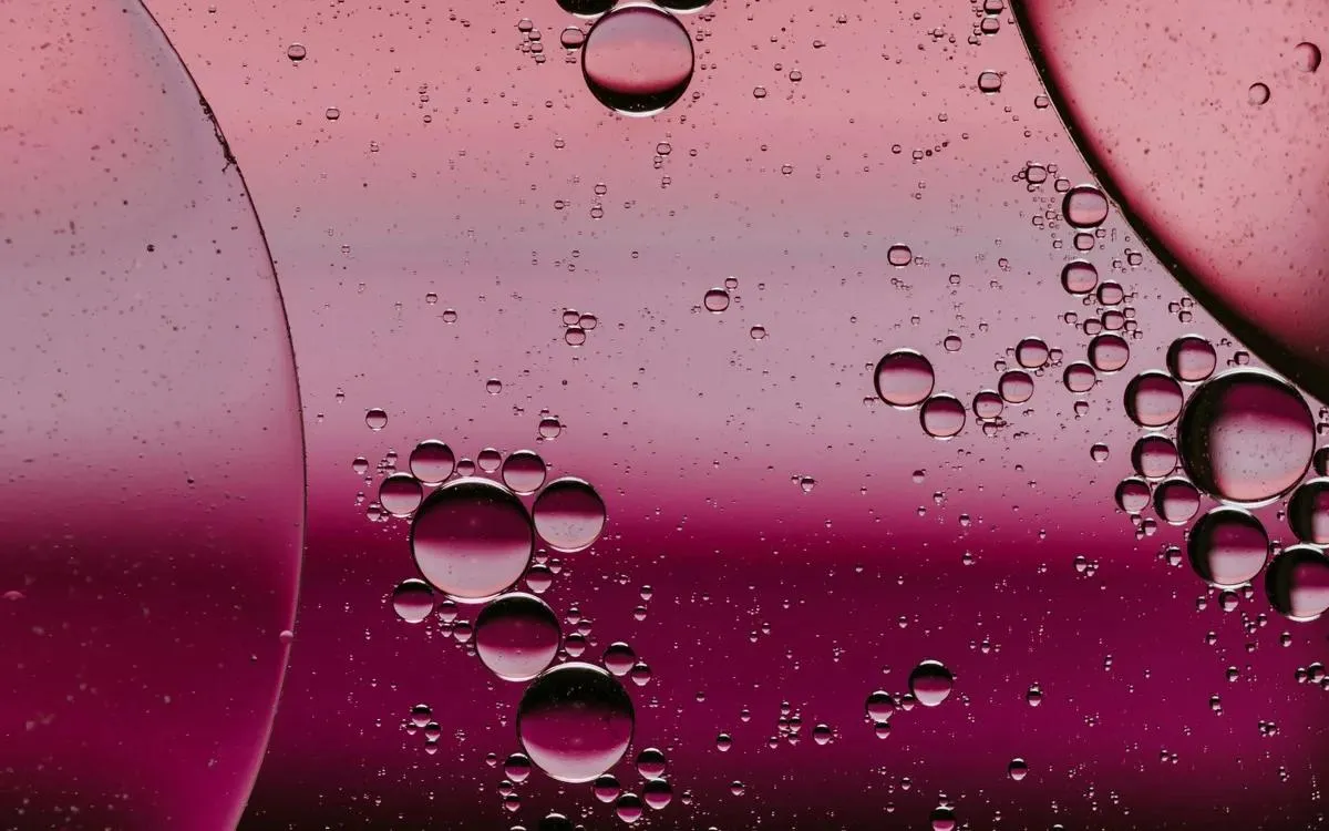 Macro texture standing for the skin and its response to hormonal signals